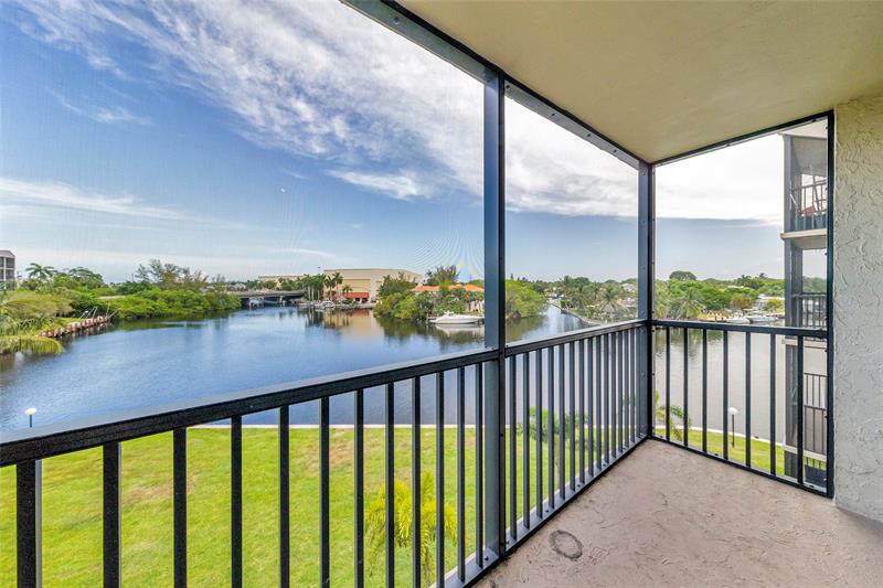 Image 5 of 42 For 7 Royal Palm Way  4080