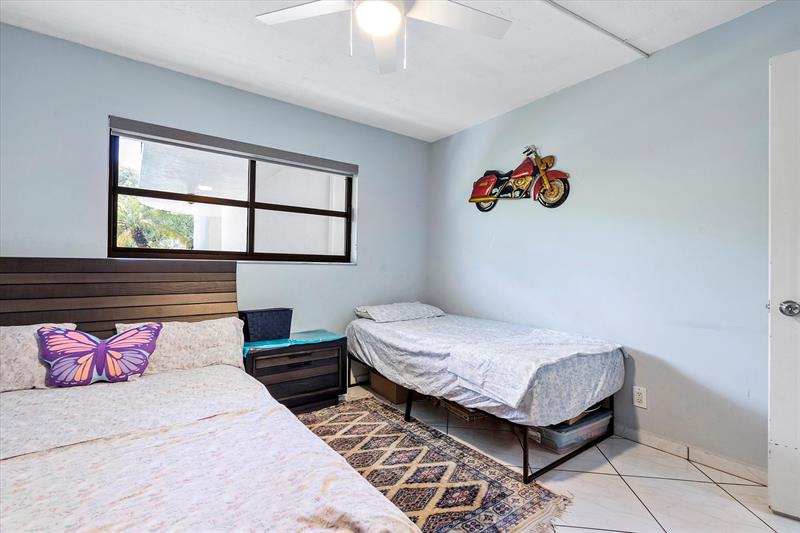 Image 11 of 21 For 7547 79th Ave  111