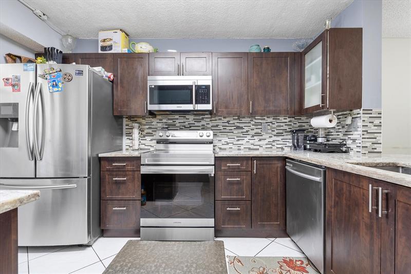 Image 6 of 21 For 7547 79th Ave  111