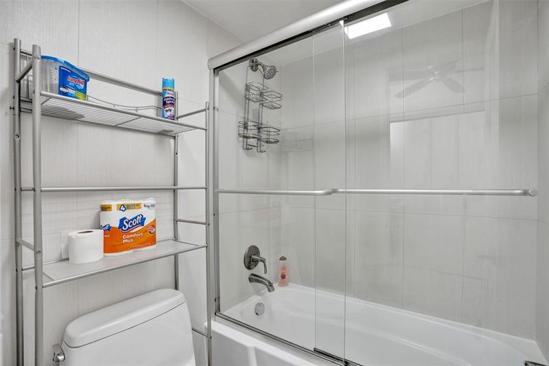 Image 19 of 32 For 1480 Ocean Blvd  316