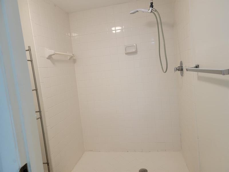 Image 15 of 20 For 9999 Summerbreeze Dr  320