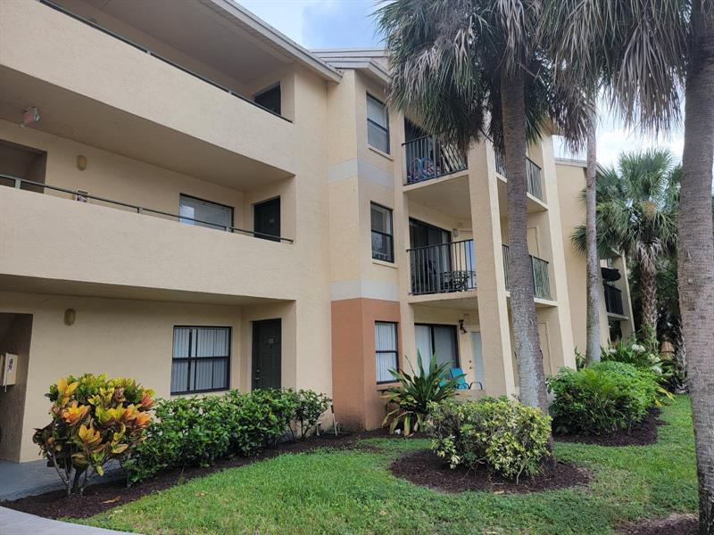 Image 3 of 20 For 9999 Summerbreeze Dr  320