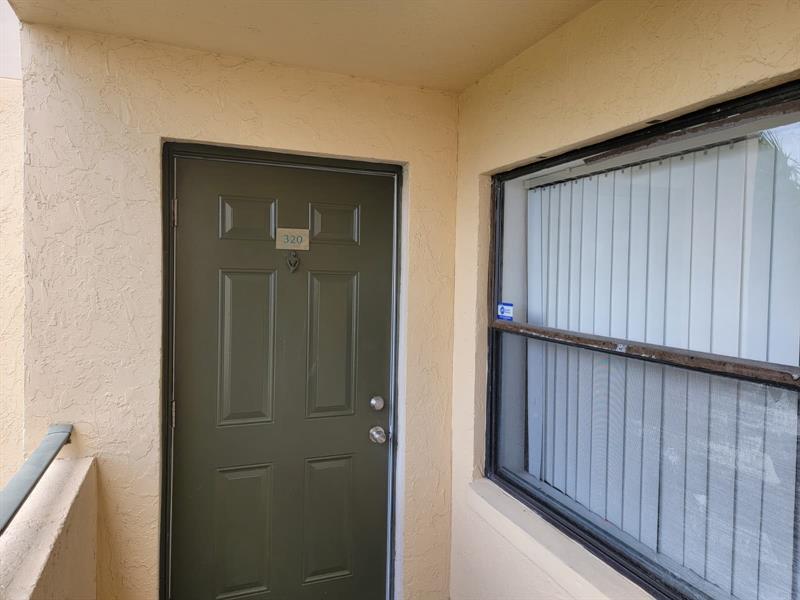 Image 4 of 20 For 9999 Summerbreeze Dr  320