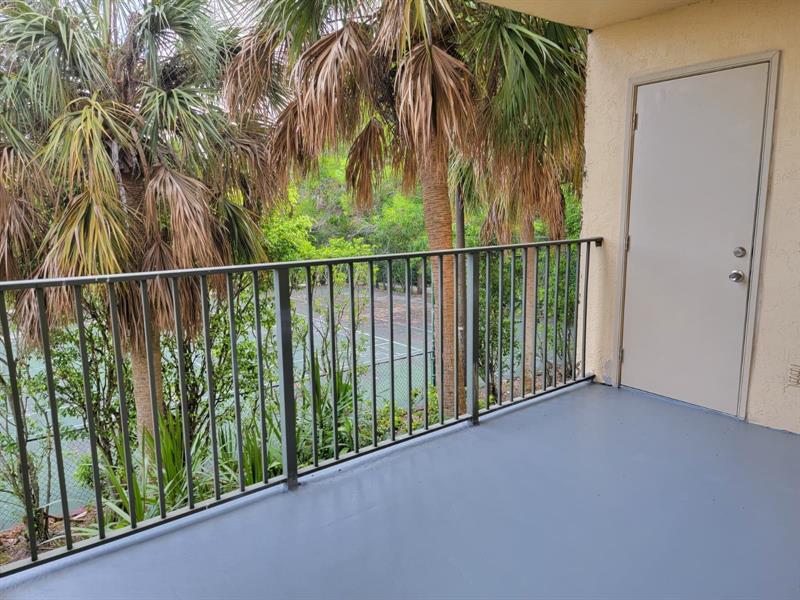 Image 8 of 20 For 9999 Summerbreeze Dr  320