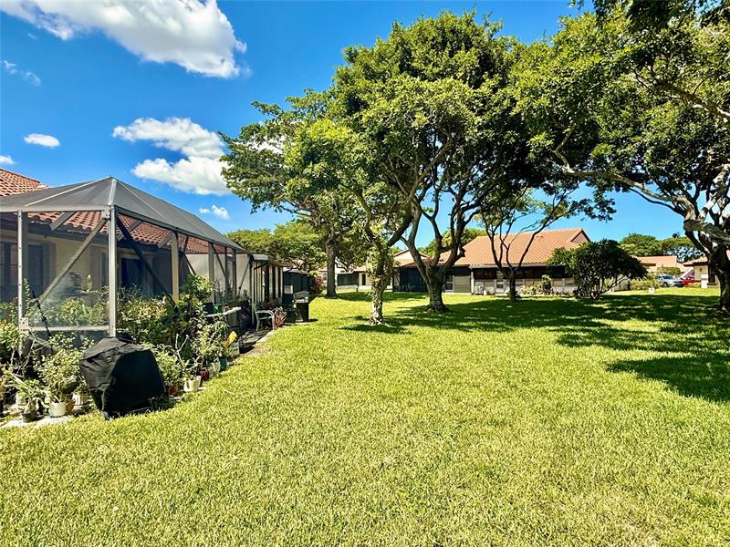 Image 24 of 48 For 10952 Roebelini Palm Ct  B