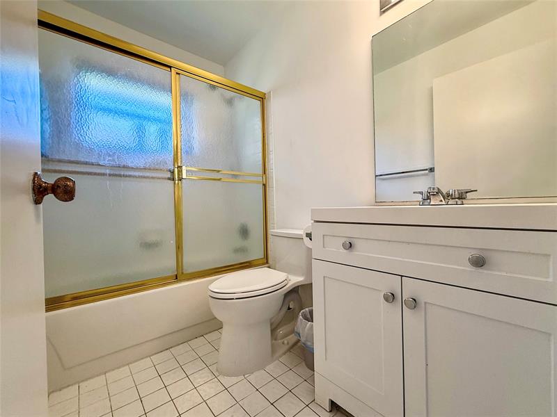 Image 28 of 48 For 10952 Roebelini Palm Ct  B