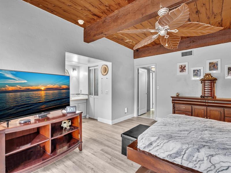 Image 14 of 28 For 701 Coco Plum Cir  8