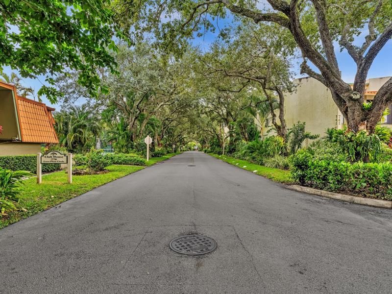 Image 25 of 28 For 701 Coco Plum Cir  8