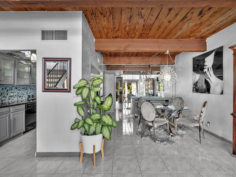 Image 7 of 28 For 701 Coco Plum Cir  8