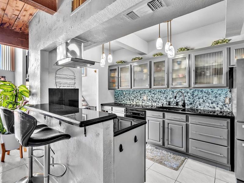 Image 9 of 28 For 701 Coco Plum Cir  8