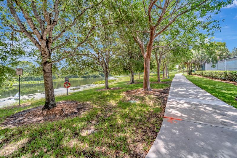 Image 31 of 54 For 16412 Diamond Pl