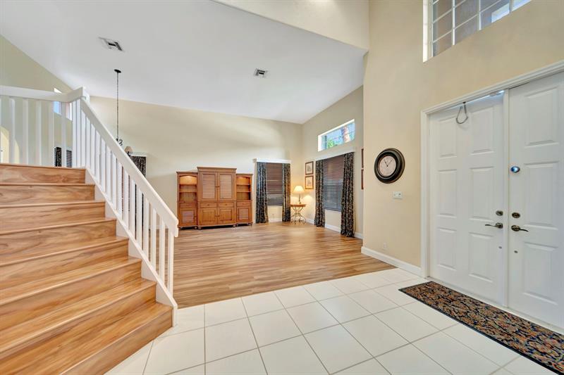 Image 7 of 54 For 16412 Diamond Pl