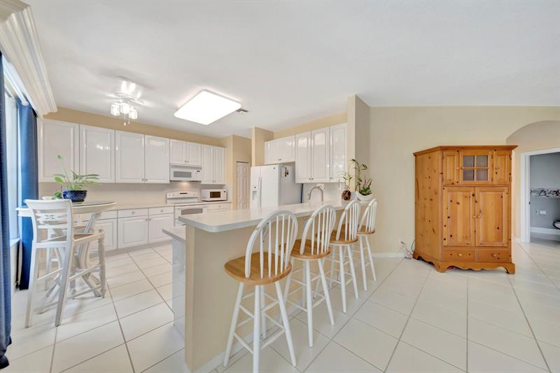 Image 9 of 54 For 16412 Diamond Pl