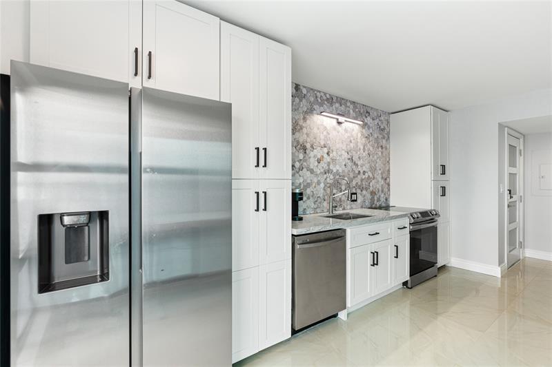 Image 11 of 18 For 3200 Ocean Dr