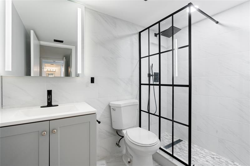 Image 4 of 18 For 3200 Ocean Dr