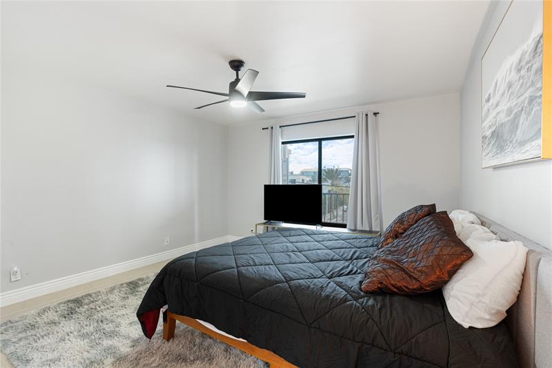 Image 5 of 18 For 3200 Ocean Dr