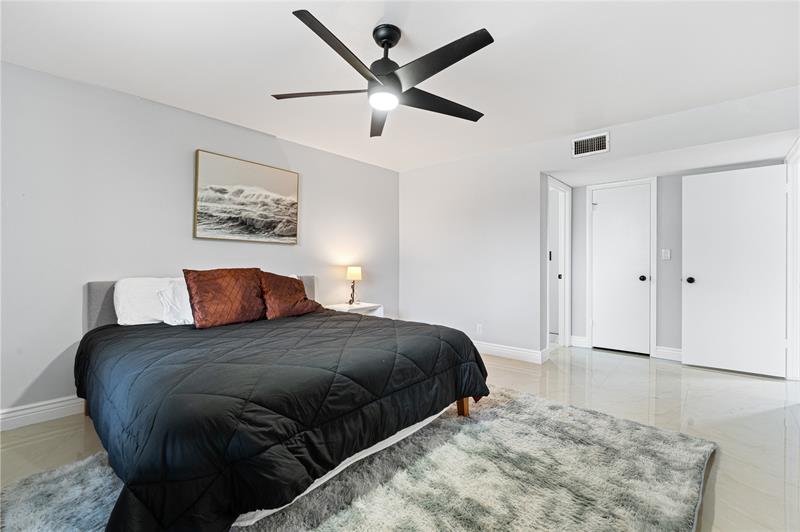 Image 7 of 18 For 3200 Ocean Dr