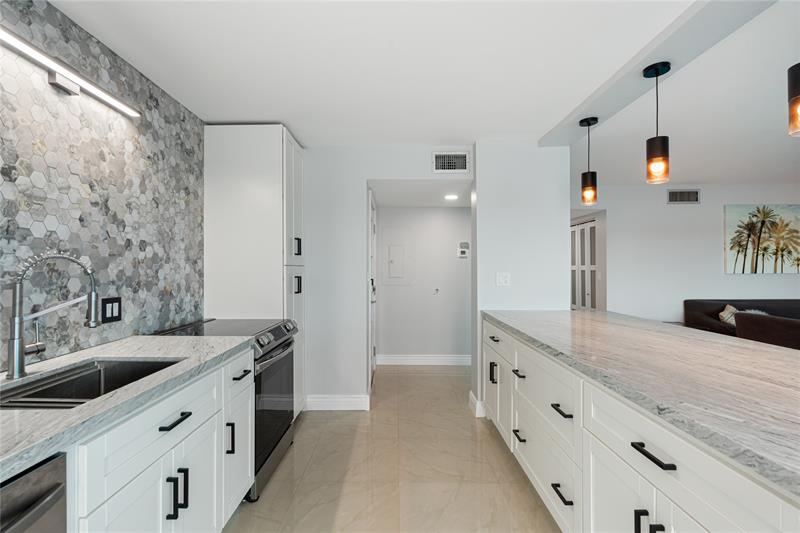 Image 8 of 18 For 3200 Ocean Dr