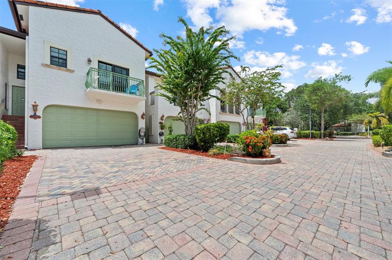 Image 3 of 28 For 2924 Hidden Harbour Ct