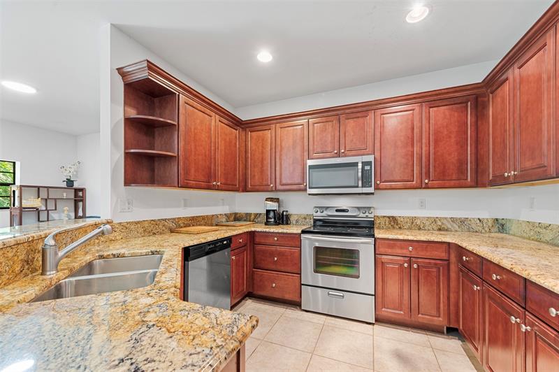 Image 8 of 28 For 2924 Hidden Harbour Ct