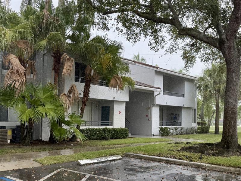Details for 831 Lyons Rd  23107, Coconut Creek, FL 33063