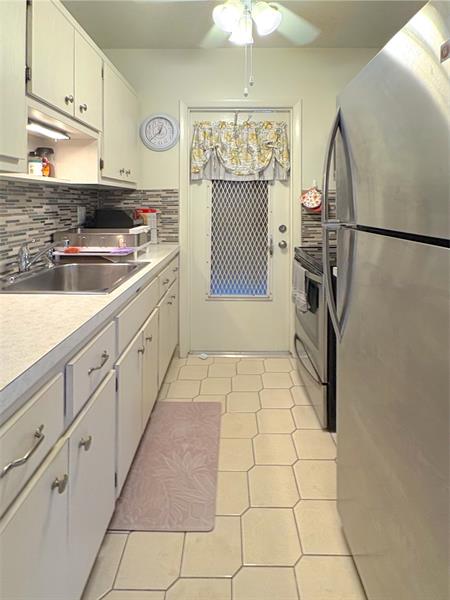 Image 21 of 25 For 2800 Golf Blvd  228