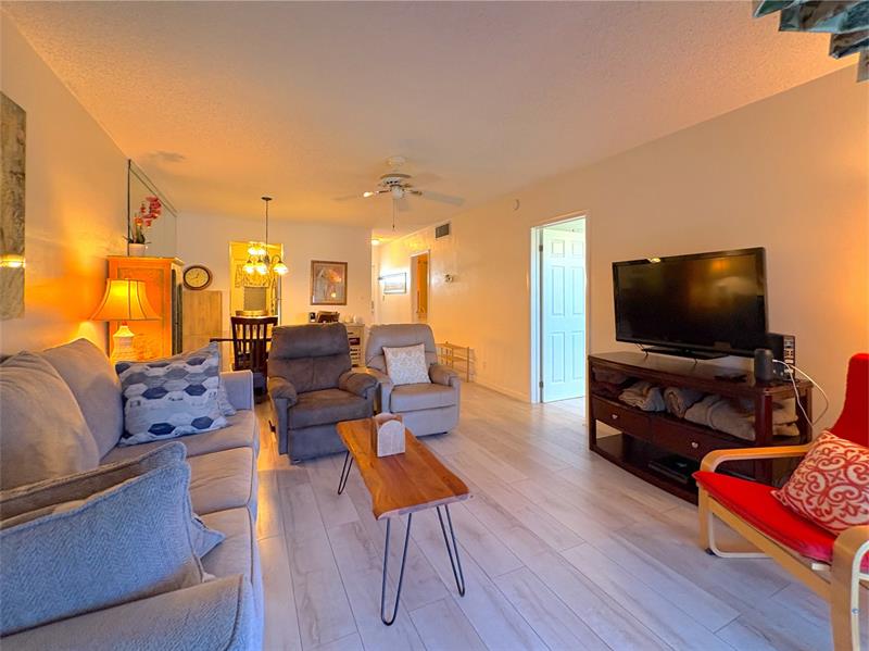 Image 7 of 25 For 2800 Golf Blvd  228