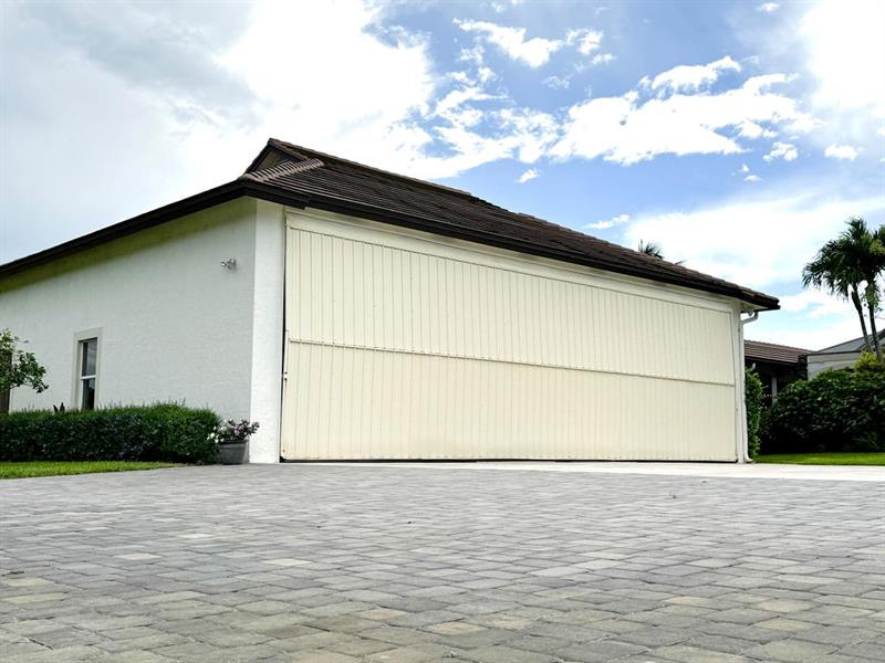 Image 31 of 33 For 15630 Chandelle Place