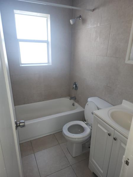 Image 4 of 7 For 4017 22nd St  2