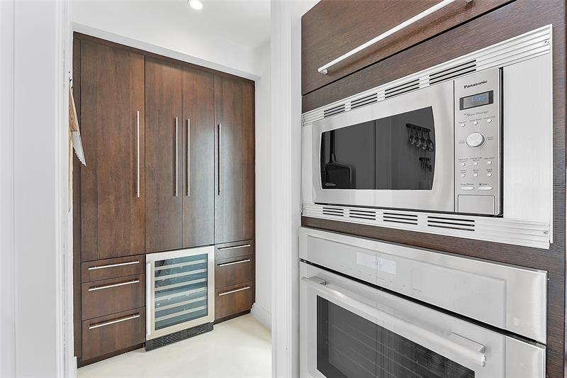 Image 21 of 57 For 705 Briny Ave
