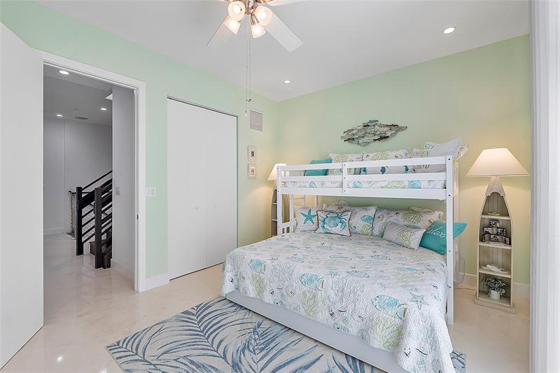 Image 34 of 57 For 705 Briny Ave