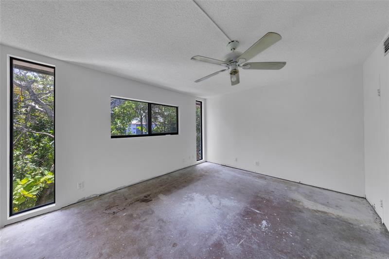 Image 15 of 31 For 1901 Andrews Ave  216