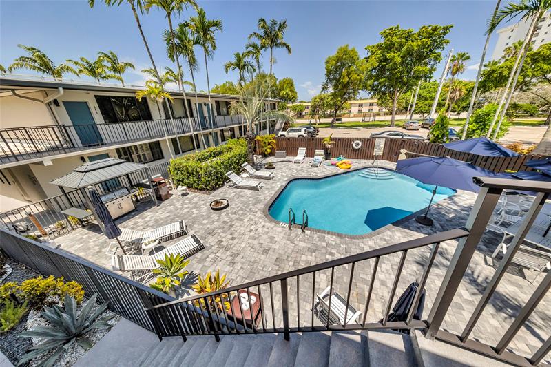 Image 17 of 31 For 1901 Andrews Ave  216