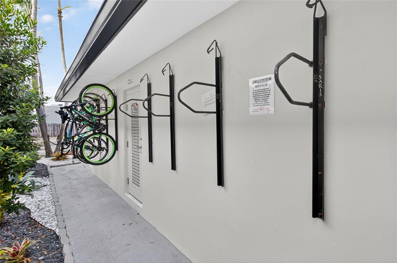 Image 21 of 31 For 1901 Andrews Ave  216