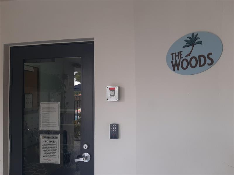 Image 26 of 31 For 1901 Andrews Ave  216