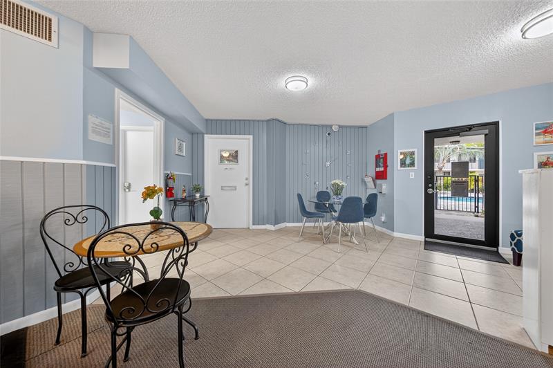 Image 27 of 31 For 1901 Andrews Ave  216