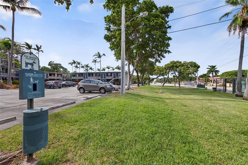 Image 30 of 31 For 1901 Andrews Ave  216