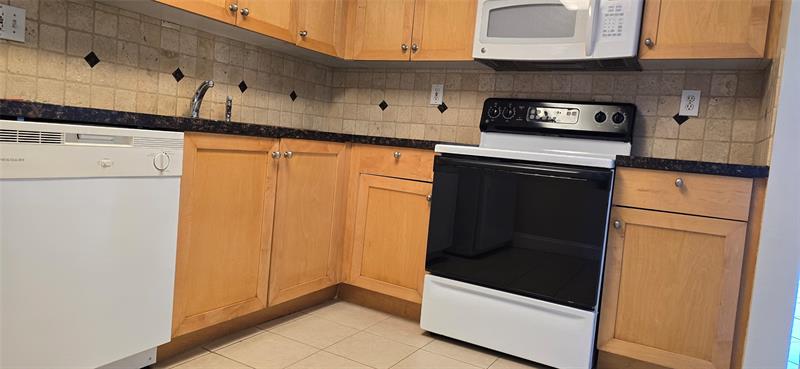Image 16 of 35 For 3300 192nd St  1216