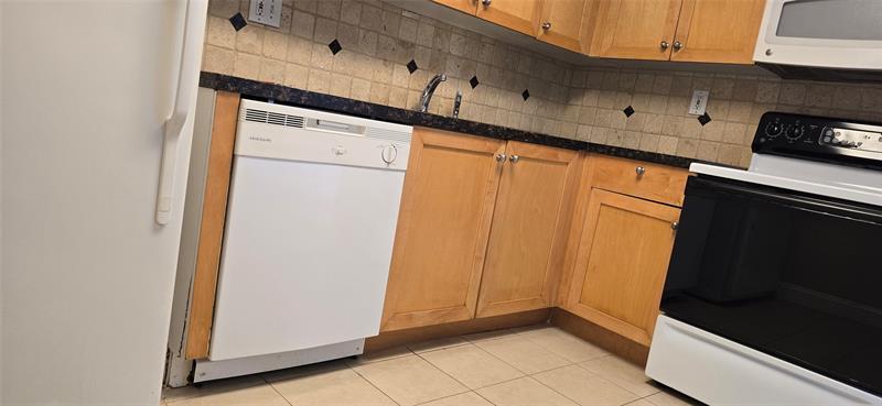 Image 17 of 35 For 3300 192nd St  1216