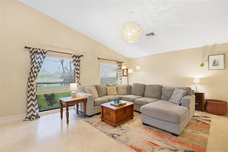 Image 11 of 50 For 10320 6th St