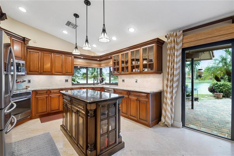 Image 14 of 50 For 10320 6th St