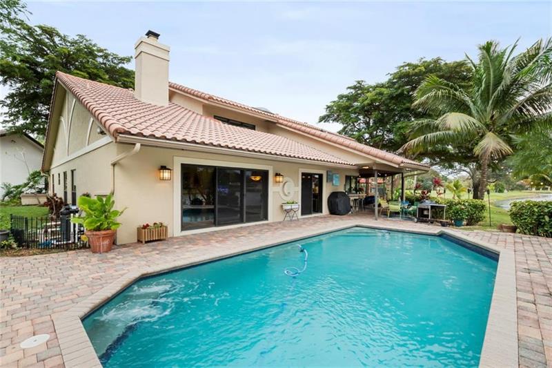 Image 23 of 50 For 10320 6th St