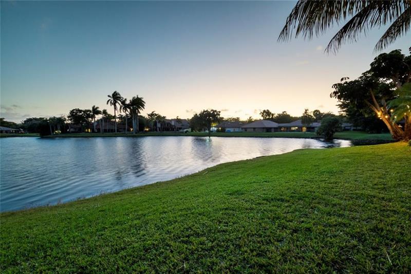 Image 4 of 50 For 10320 6th St