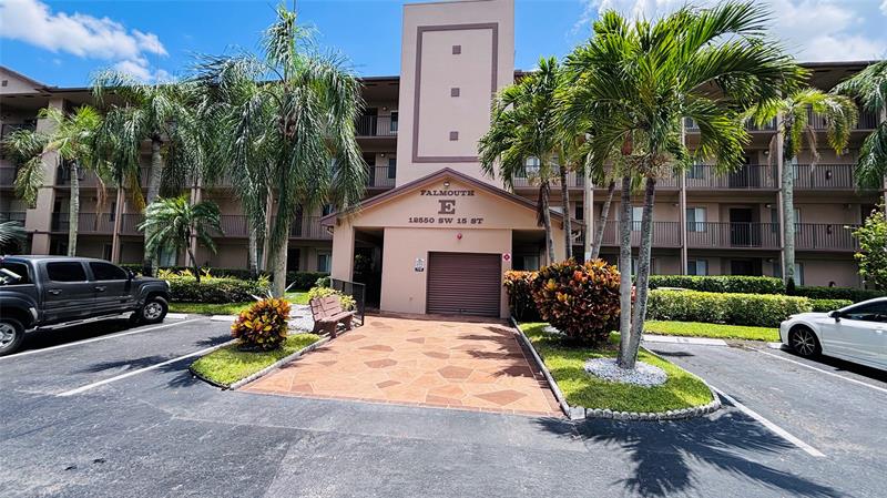 Details for 12550 15th St  102 E, Pembroke Pines, FL 33027