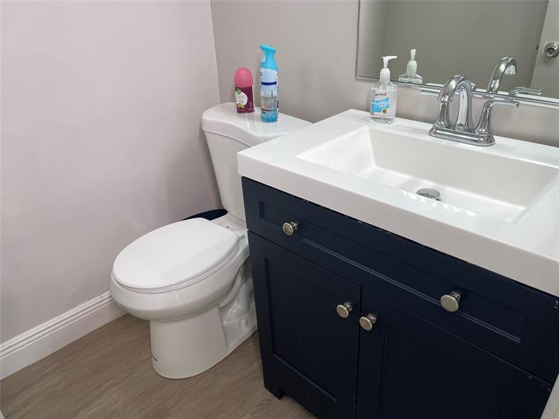 Image 12 of 31 For 4000 Del Rio Way