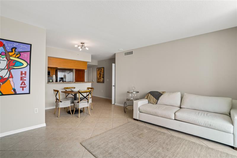 Image 10 of 69 For 347 New River Dr  2808