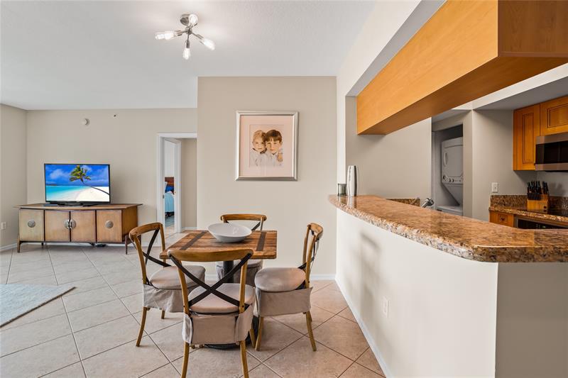 Image 12 of 69 For 347 New River Dr  2808