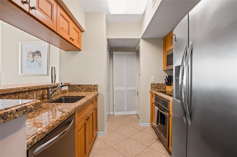 Image 15 of 69 For 347 New River Dr  2808