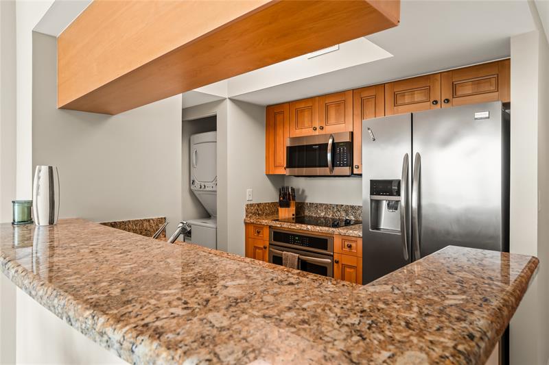 Image 23 of 69 For 347 New River Dr  2808