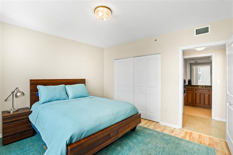 Image 33 of 69 For 347 New River Dr  2808